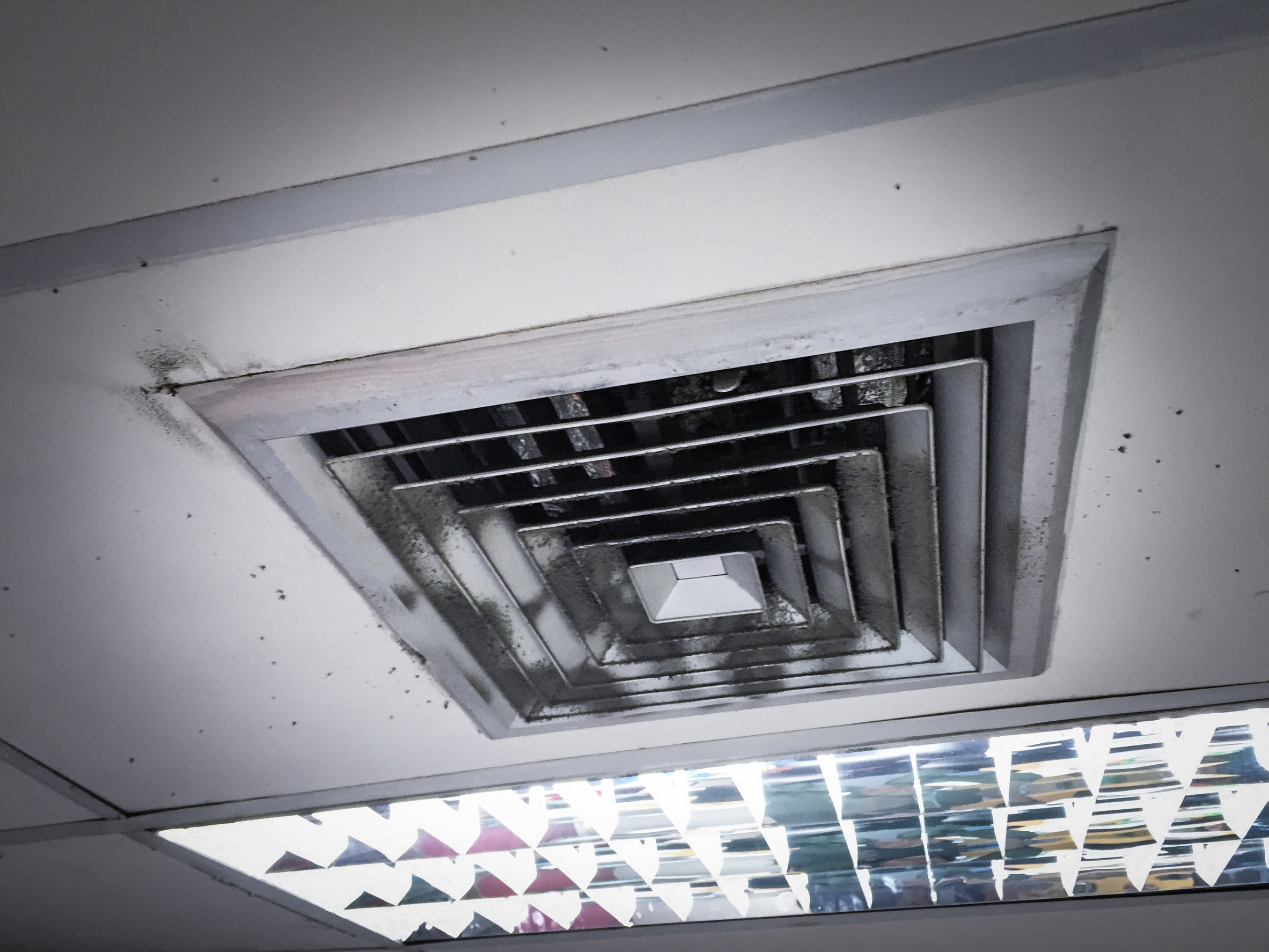 6 Signs Your Air Ducts Need Cleaning