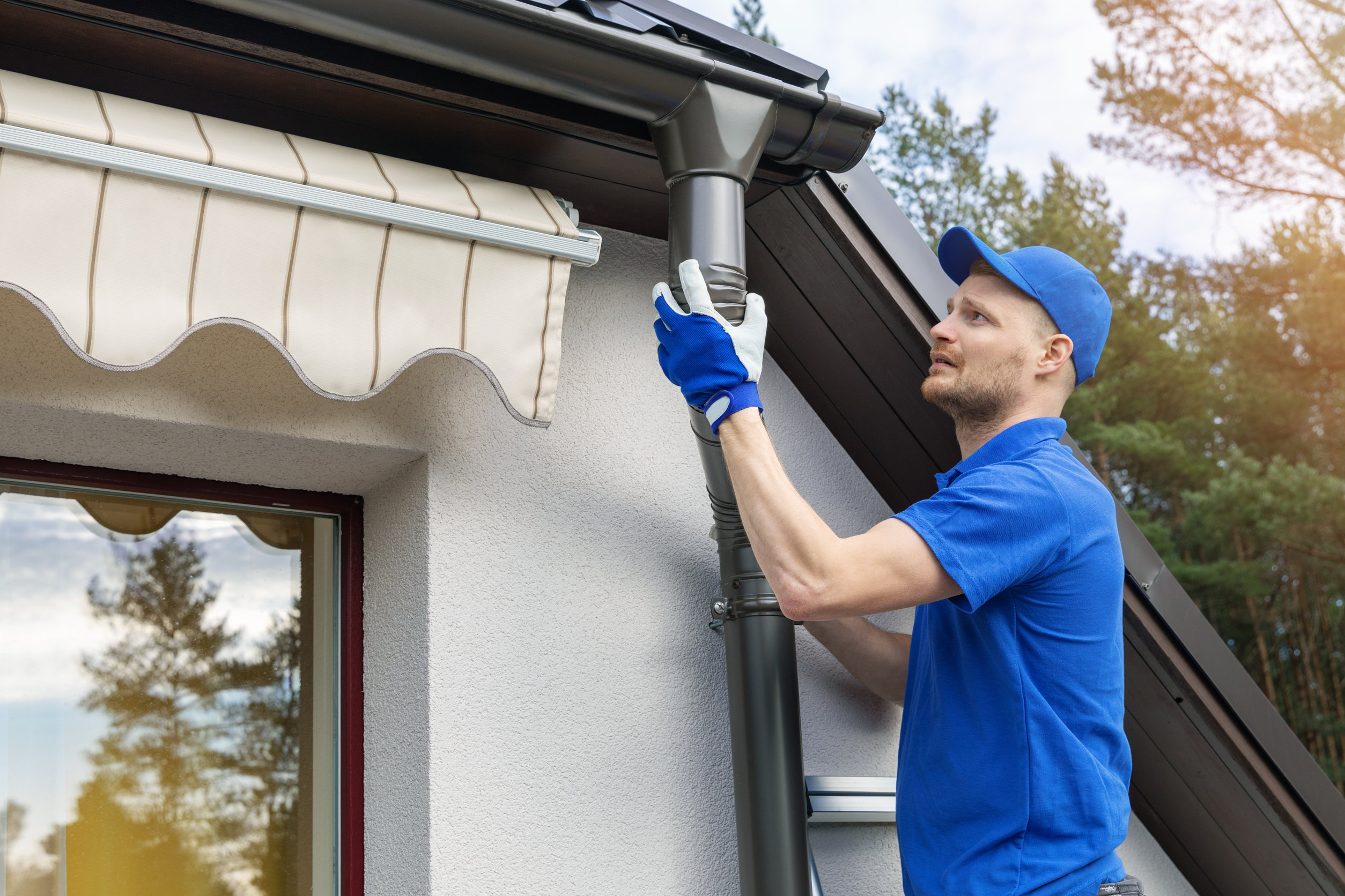 Read more about the article Top Tips for Preventing Ice Dams in Your Gutters