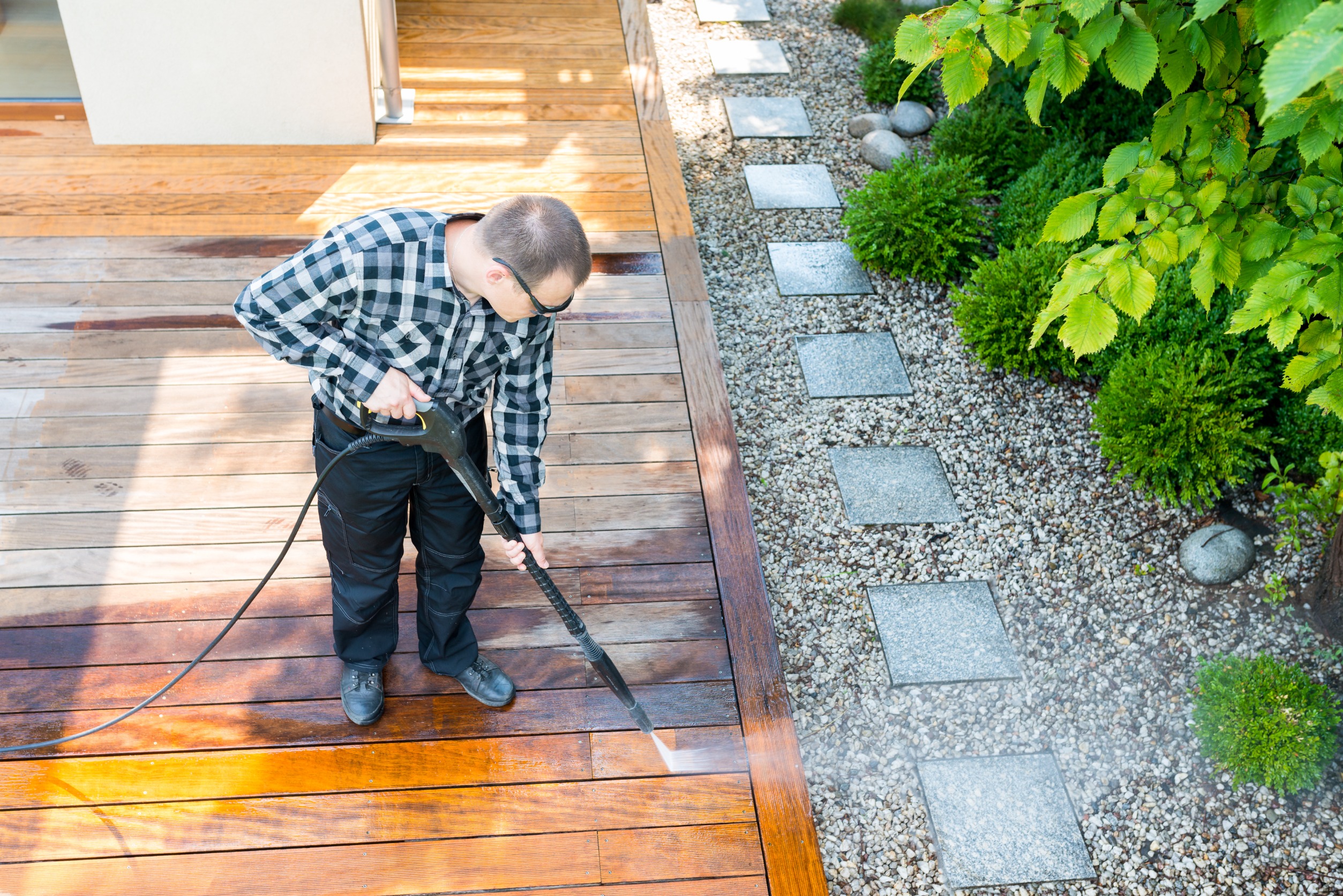 You are currently viewing How to Clean Your Composite Decking